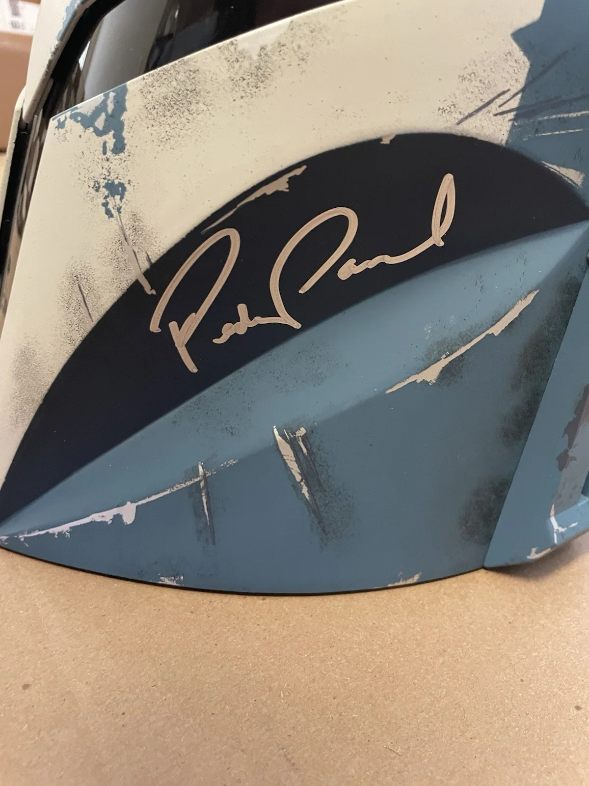 Hasbro Star Wars The Black Series The Mandalorian Bo-Katan Helmet Signed X4, image 5