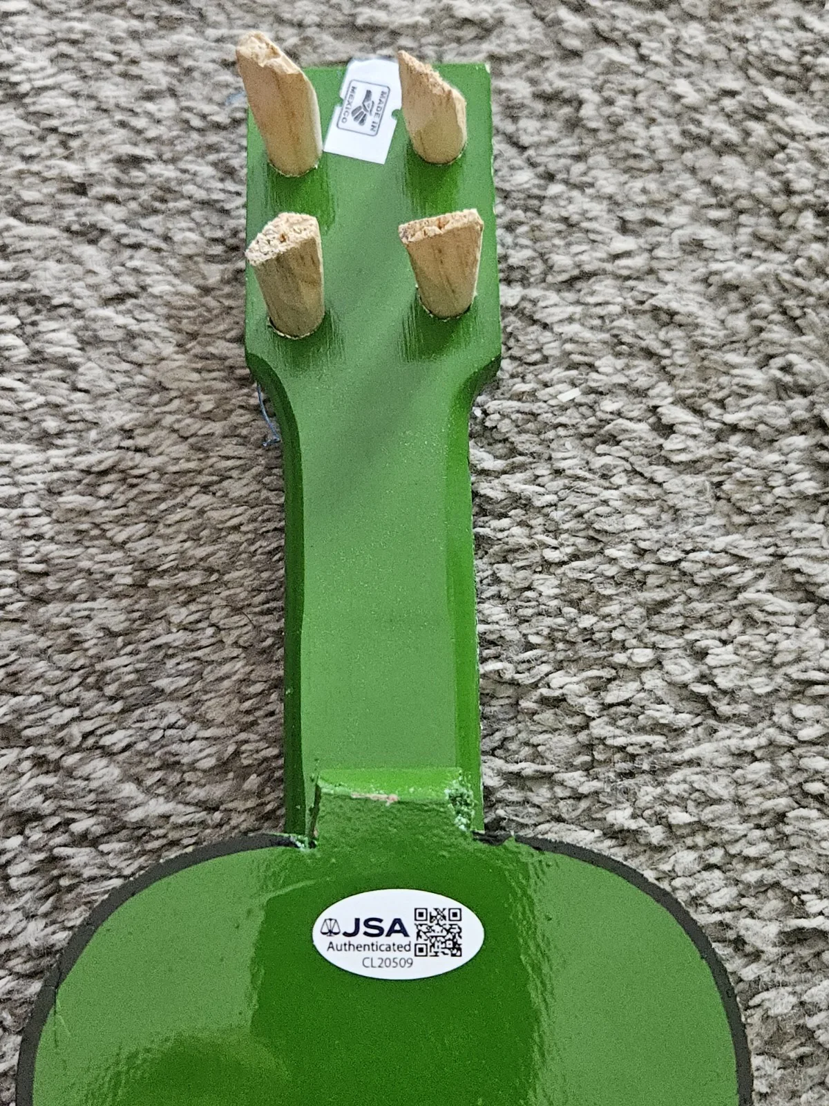 Cheech, Chong — CHEECH AND CHONG SIGNED AUTOGRAPHED Mini Toy Wood Guitar Made in Mexico JSA COA, изображение 5