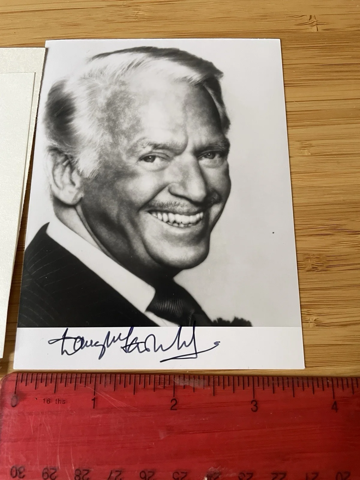 Douglas Fairbanks — DOUGLAS FAIRBANKS Signed 4-1/2 x 7 Photo Actor & Navy Lieutenant Commander WWII, image 3