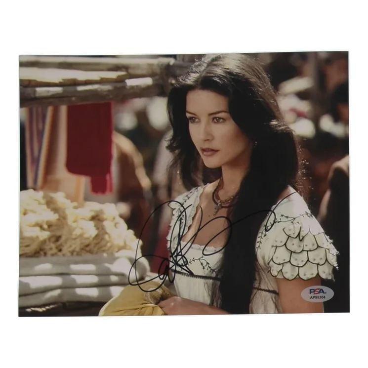 Catherine Zeta-Jones — Catherine Zeta-Jones "Mask of Zorro" Singed 8x10 Photo (PSA)