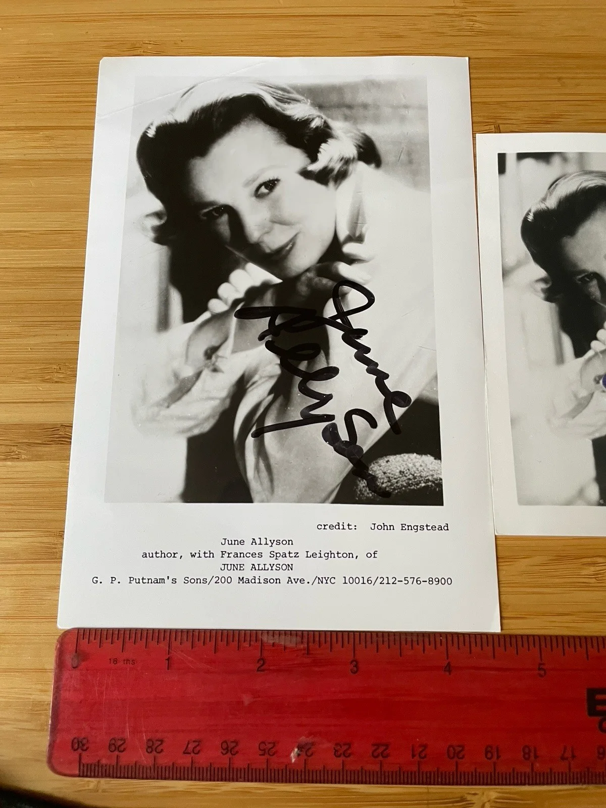 June Allyson — June Allyson Hand Signed Black and White Photo Lot Of Two Autographed Photos, изображение 4