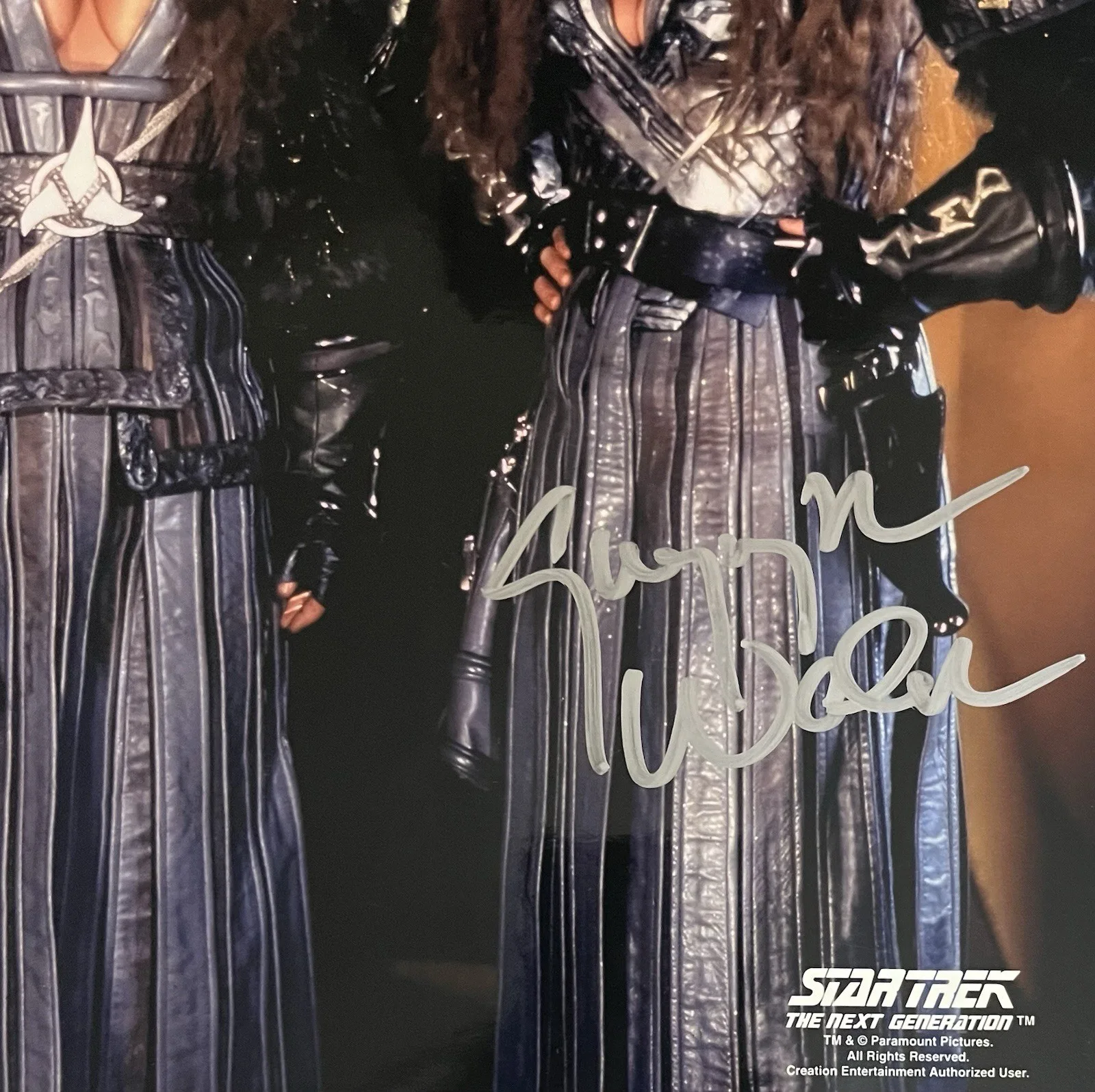 GWYNYTH WALSH — GWYNYTH WALSH SIGNED PHOTO AS KLINGON B'Etor, sister of Lursa, FROM STAR TREK, изображение 2