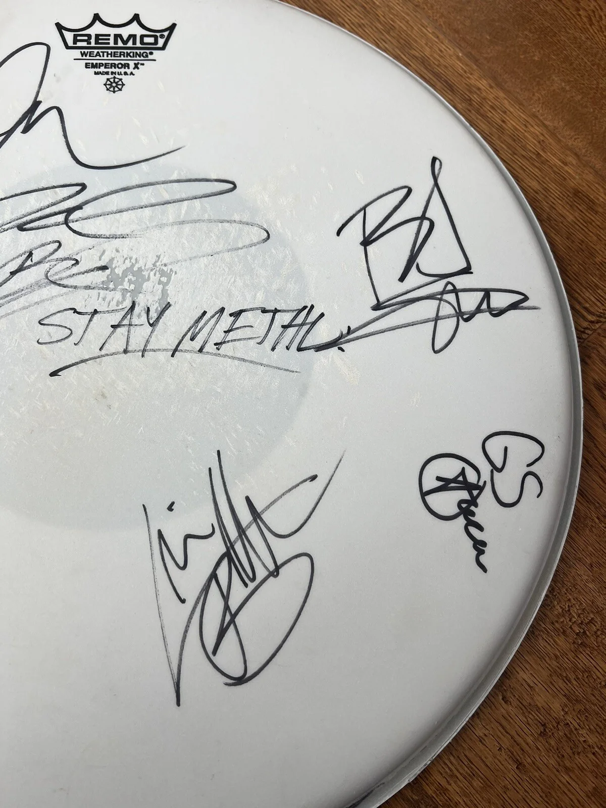 RARE STAY METAL Signed Drum Head Autographed By 6-8 Member 14” Remo Weatherking, изображение 2