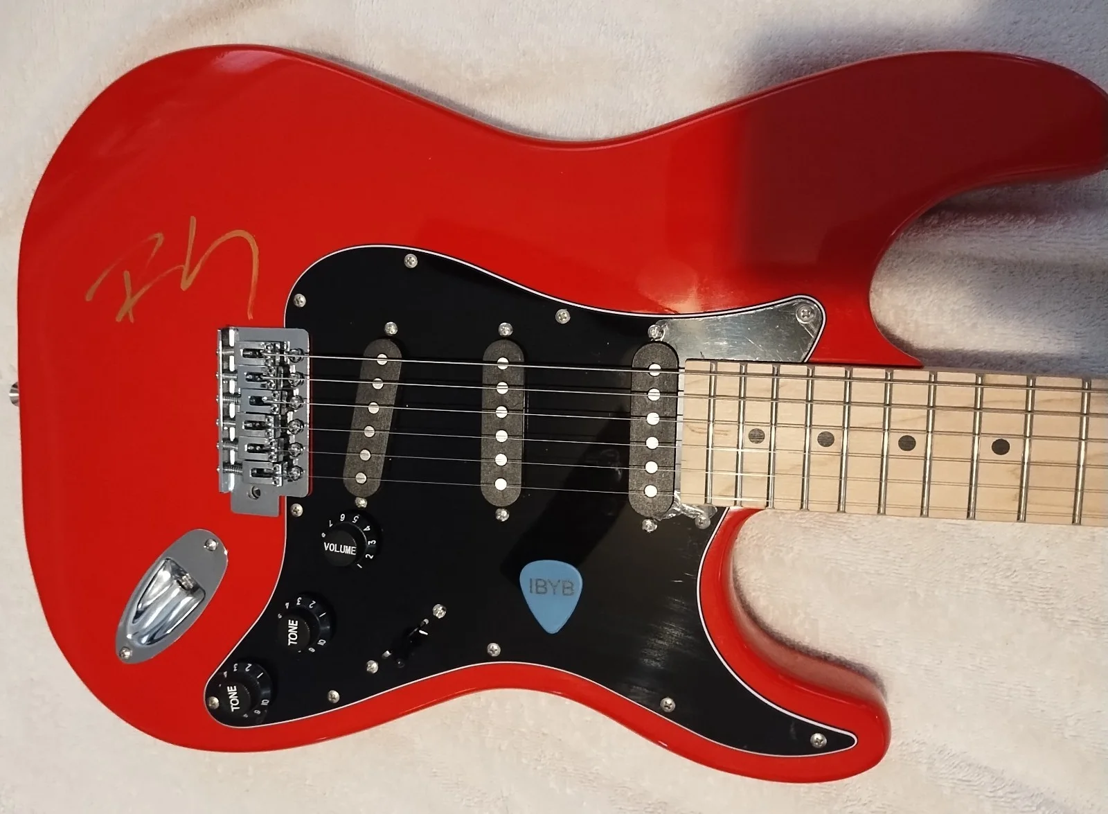 ROBERT CRAY SIGNED GUITAR IBYB GUITAR PICK RARE CD LP STRONG PERSUADAR COA IBYB, image 2