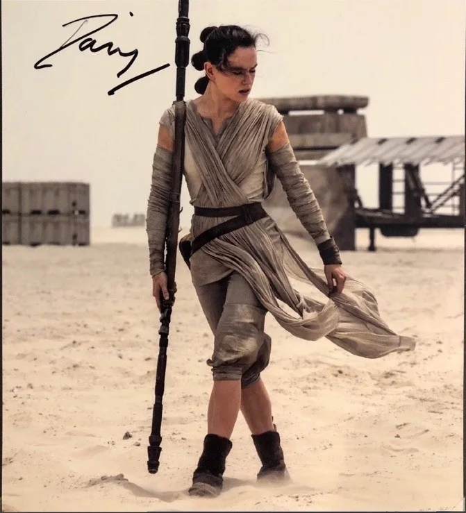 Daisy Ridley — Daisy Ridley Signed - Autograph - Star Wars - The Force Awakens - COA - Jakku
