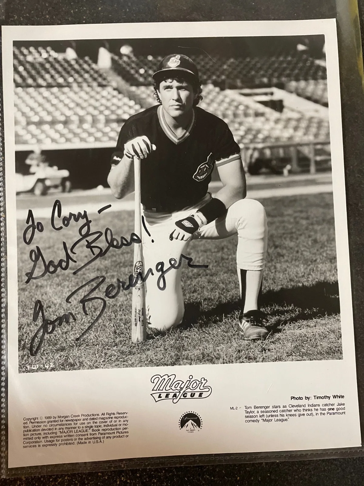 Tom Berenger — Tom Berenger personalized autographed 8 x 10 picture Major League very nice