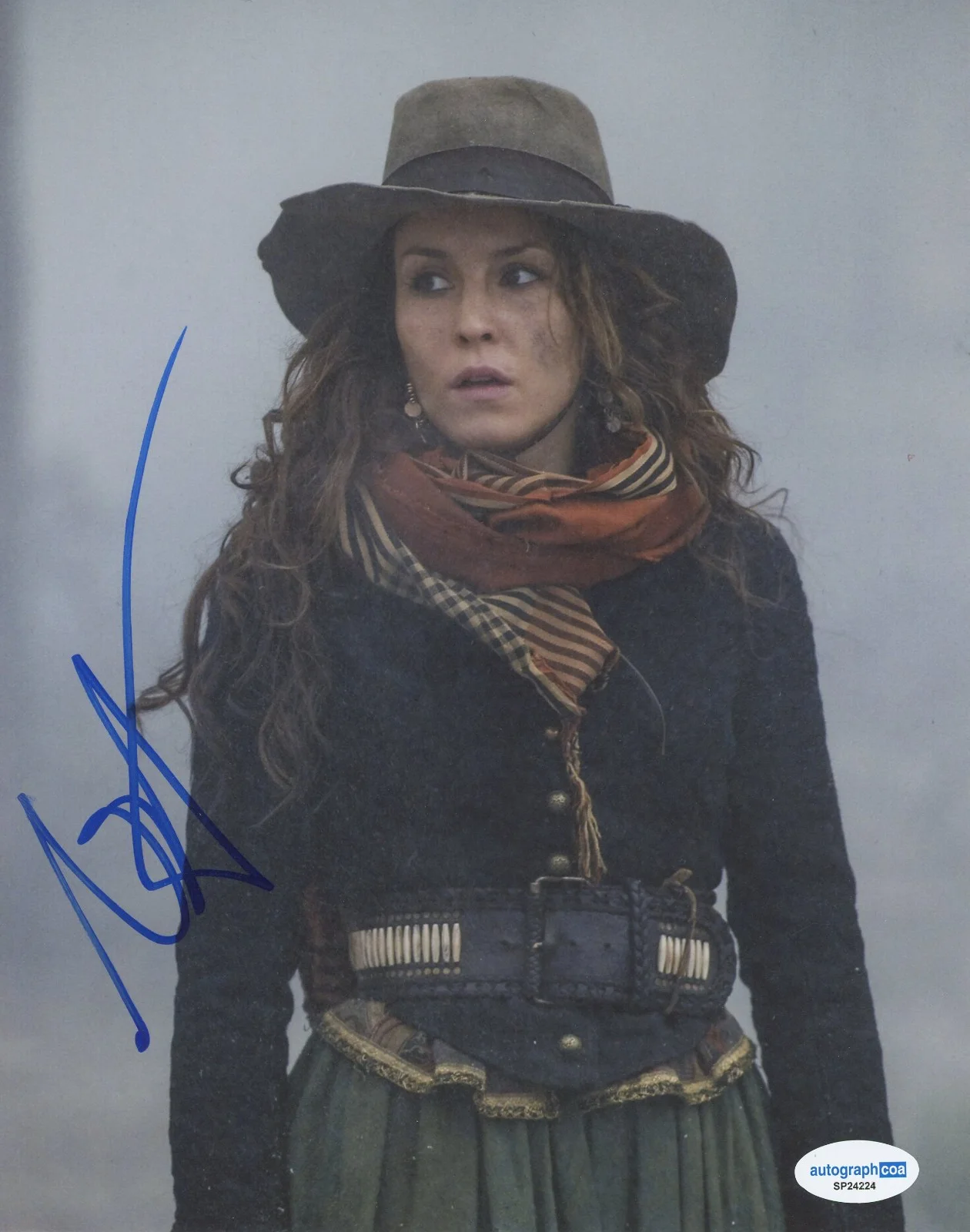 Noomi Rapace — Noomi Rapace Signed Autographed SHERLOCK HOLMES 8x10 Photo EXACT Proof ACOA A, изображение 2