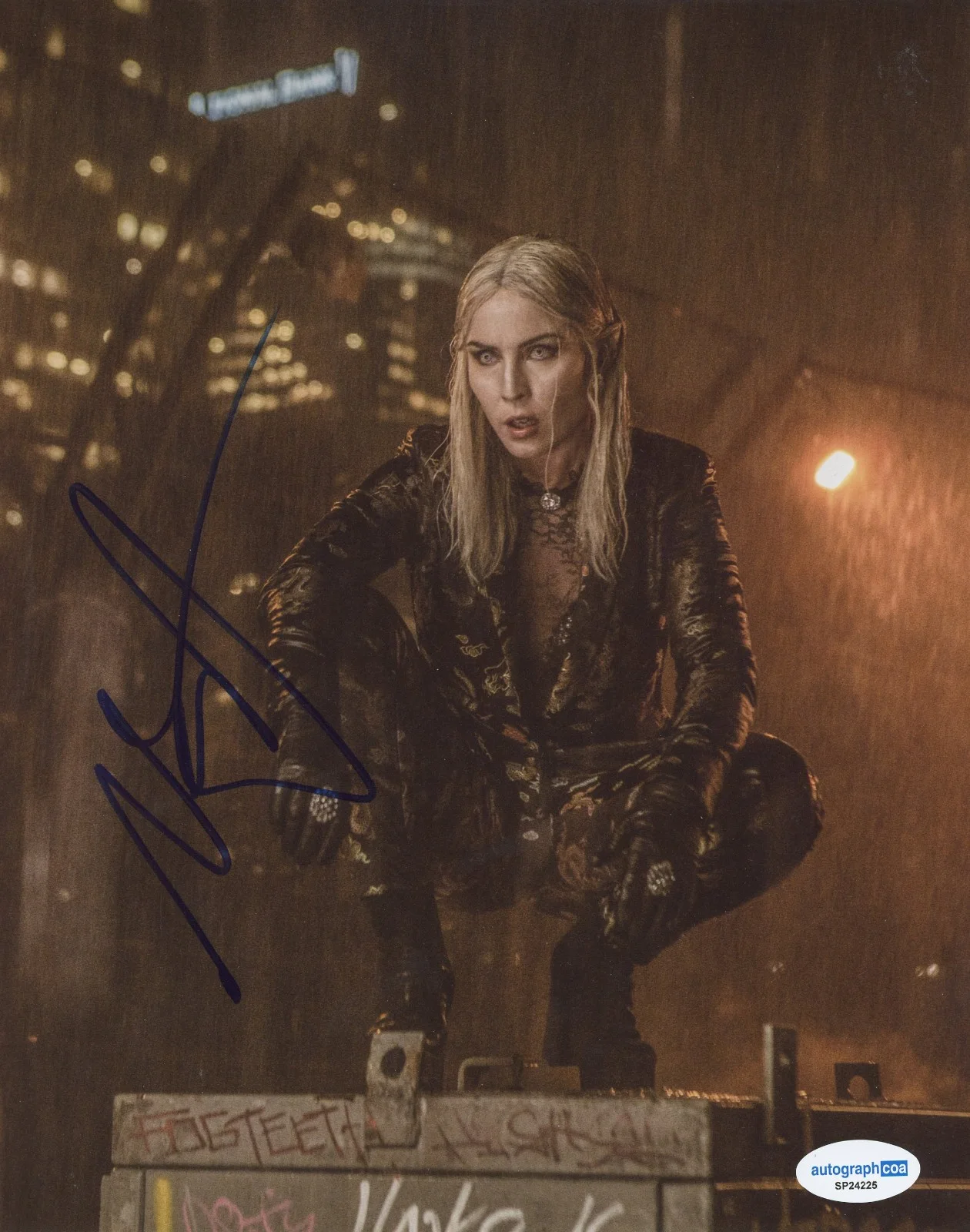 Noomi Rapace — Noomi Rapace Signed Autographed BRIGHT 8x10 Photo EXACT Proof ACOA Girl Dragon, изображение 2
