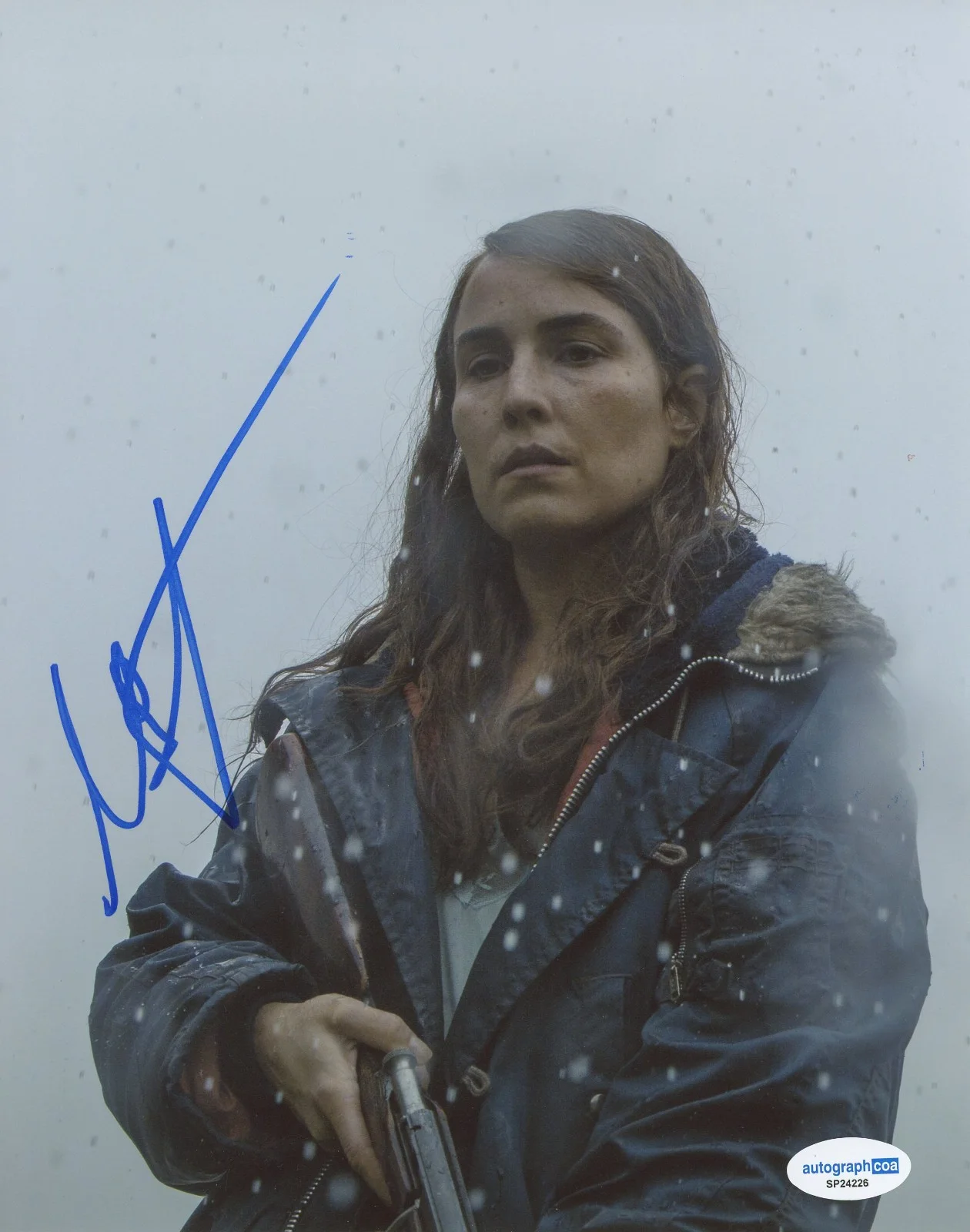 Noomi Rapace — Noomi Rapace Signed Autographed LAMB 8x10 Photo EXACT Proof ACOA Girl Dragon, изображение 2