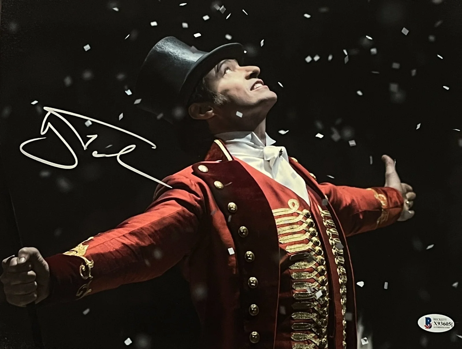 Hugh Jackman — Hugh Jackman Signed 11x14 Photo The Greatest Showman Authentic Autograph Beckett