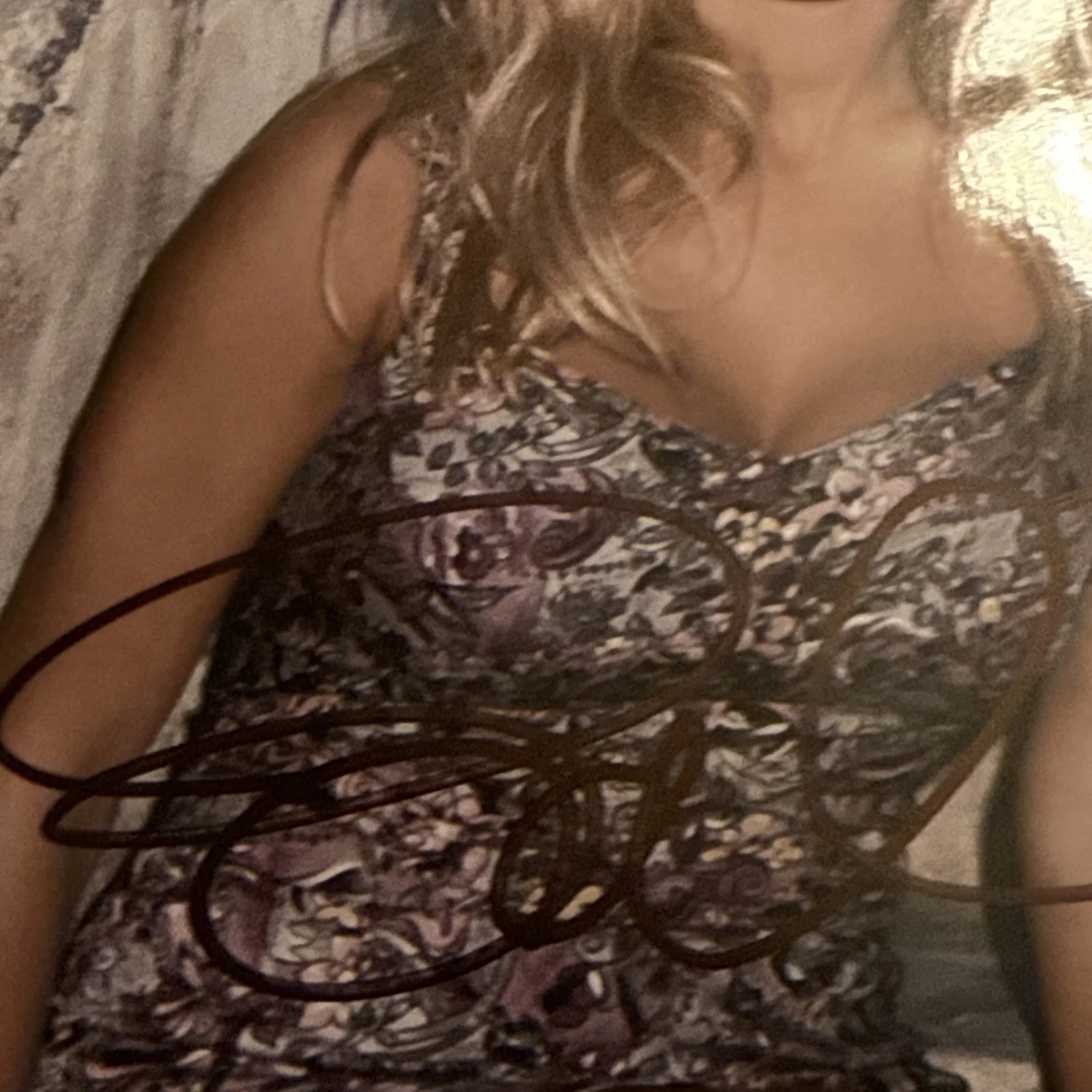 Pam Anderson — Pam Anderson Autographed 8 x 10 Color Photo, image 3