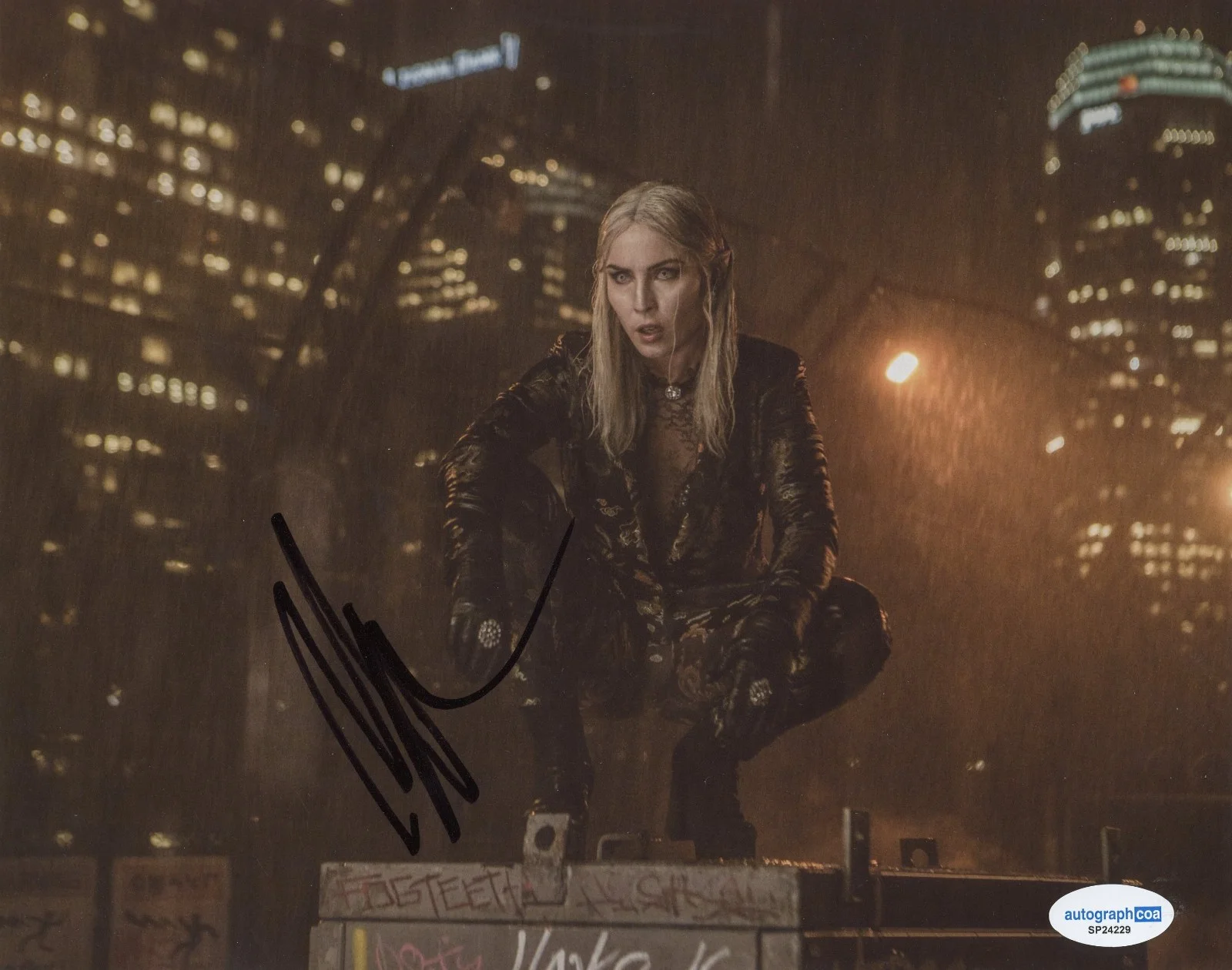 Noomi Rapace — Noomi Rapace Signed Autographed BRIGHT 8x10 Photo PROOF ACOA C Prometheus, image 2