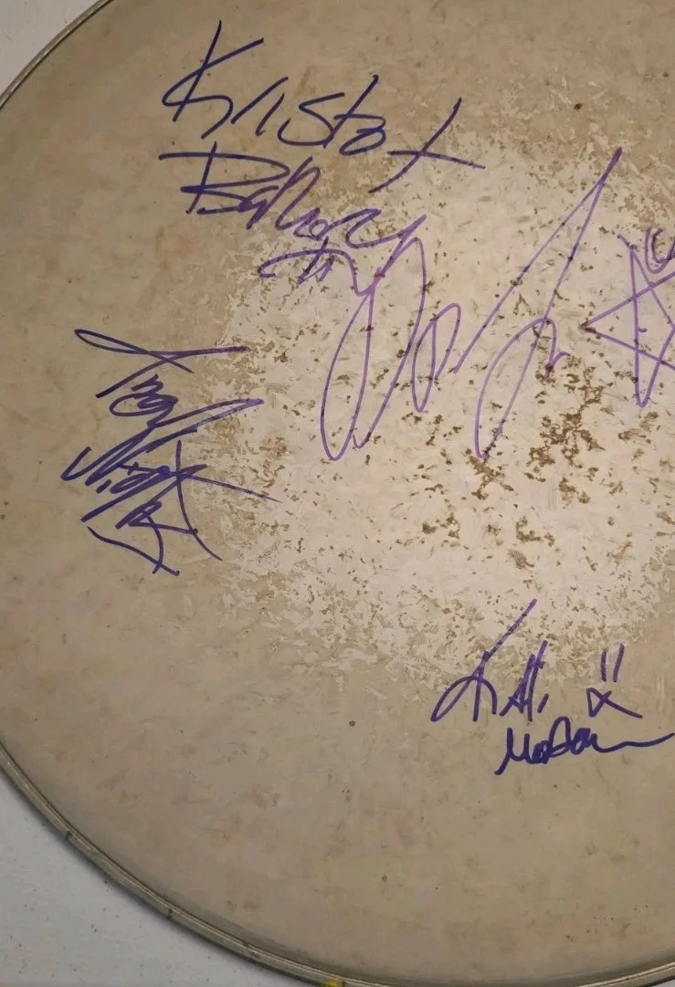 Dawn of Ashes & Antania Signed 16" Drumhead 2026 In The Acts of Destruction Tour, изображение 3