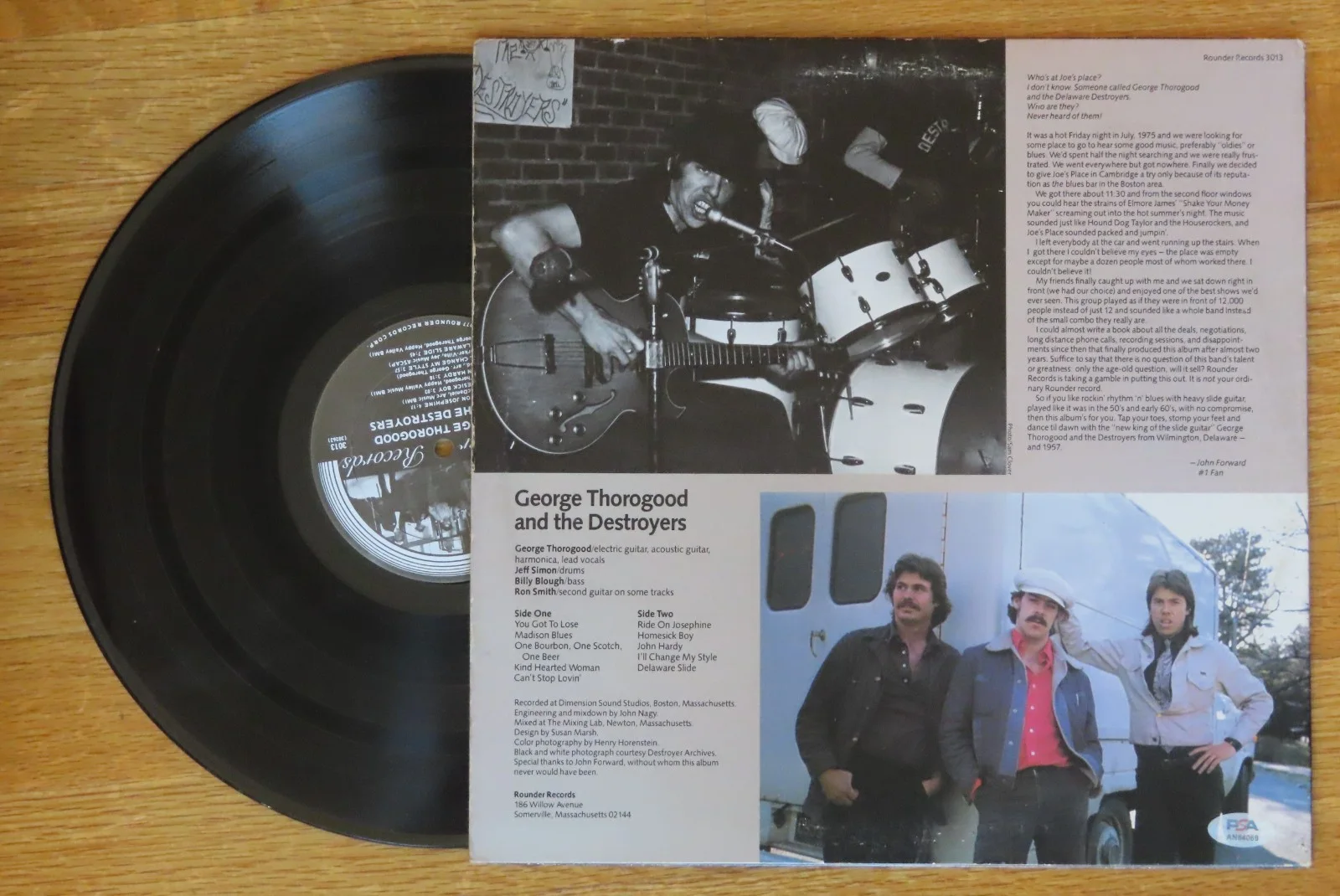 GEORGE THOROGOOD & DESTROYERS signed 1977 Record PSA One Bourbon 1 Scotch 1 Beer, изображение 3