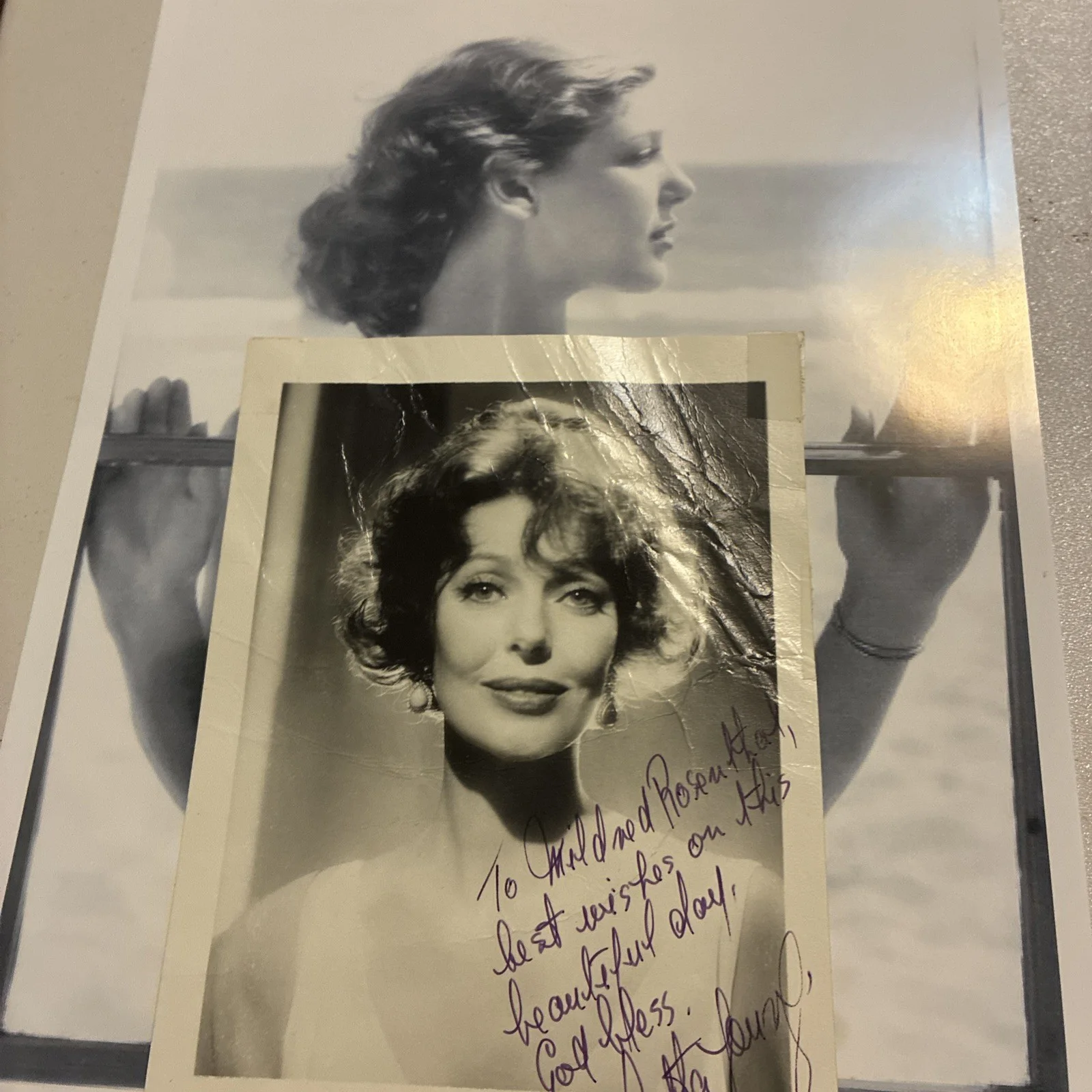Actress Loretta Young Signed 5x7 Vintage Photo Inscribed + 8 1/2 X 11 RP Photo, изображение 4