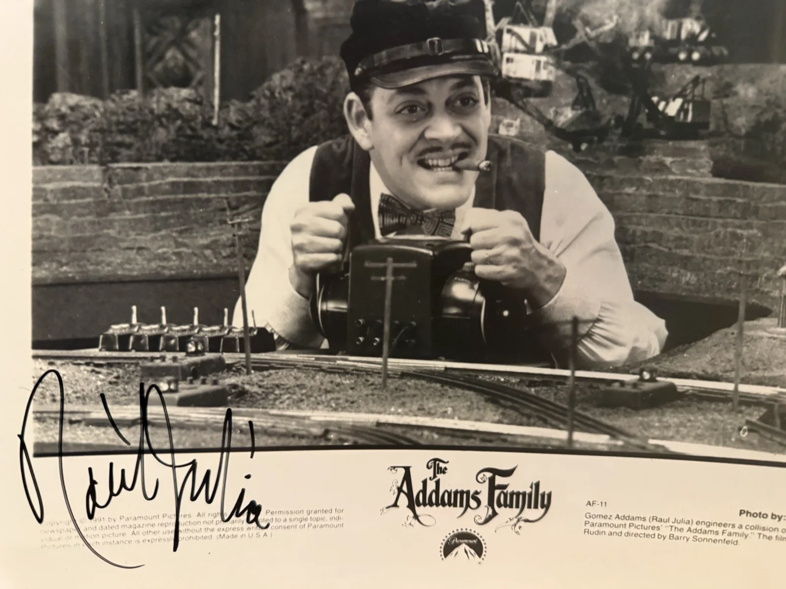 Raul Julia Signed 8x10 Gomez The Addams Family, image 2