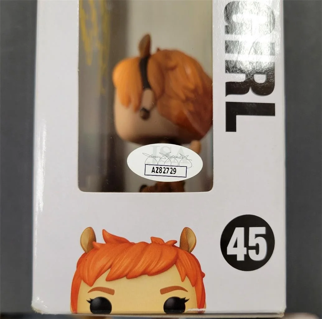 Milana Vayntrub — Milana Vayntrub signed Marvel "Squirrel Girl" Comic Cove Funko Pop 45 ~ JSA, изображение 4