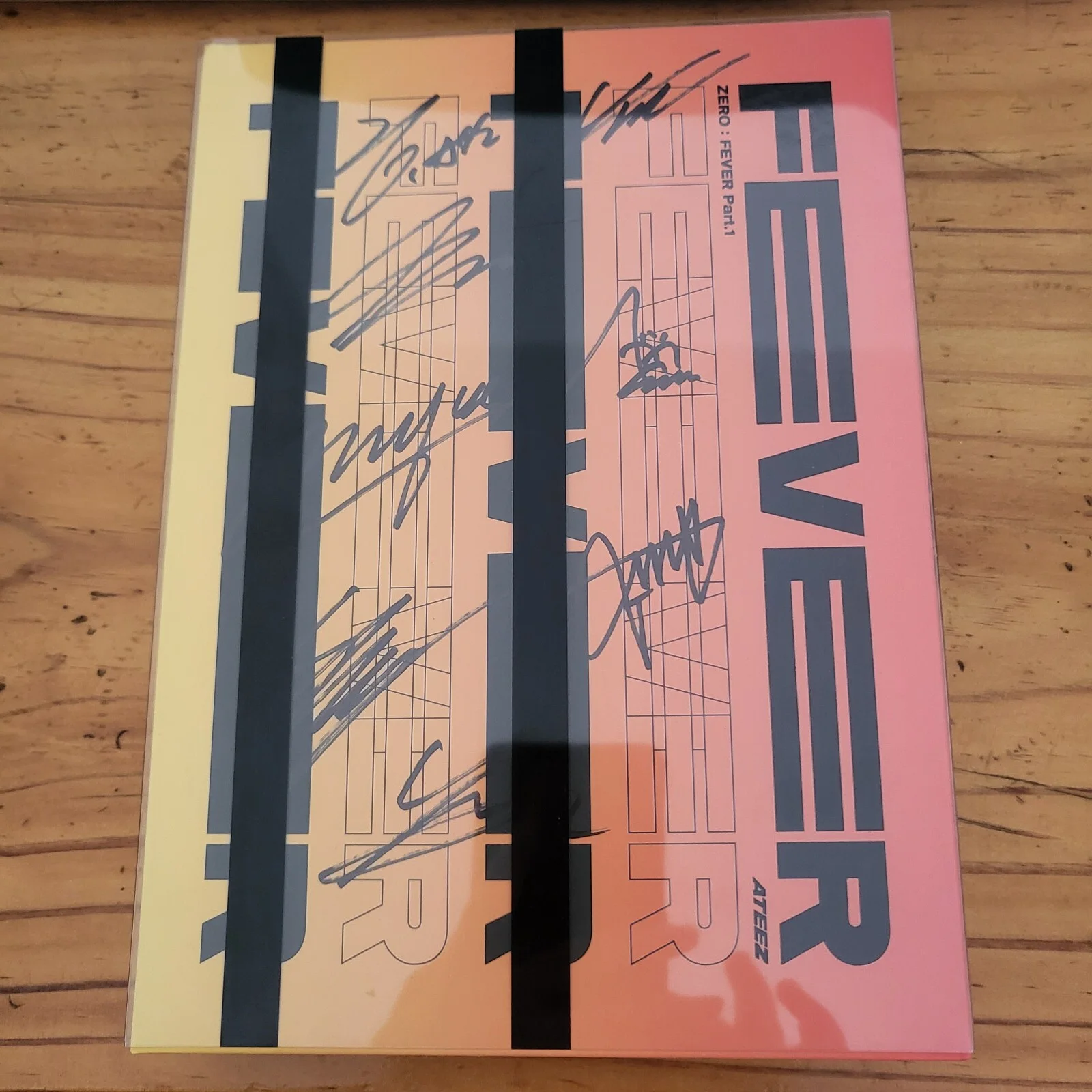 ATEEZ - ZERO : FEVER PART.1 - 5TH MINI ALBUM Autographed YELLOW VER, изображение 3