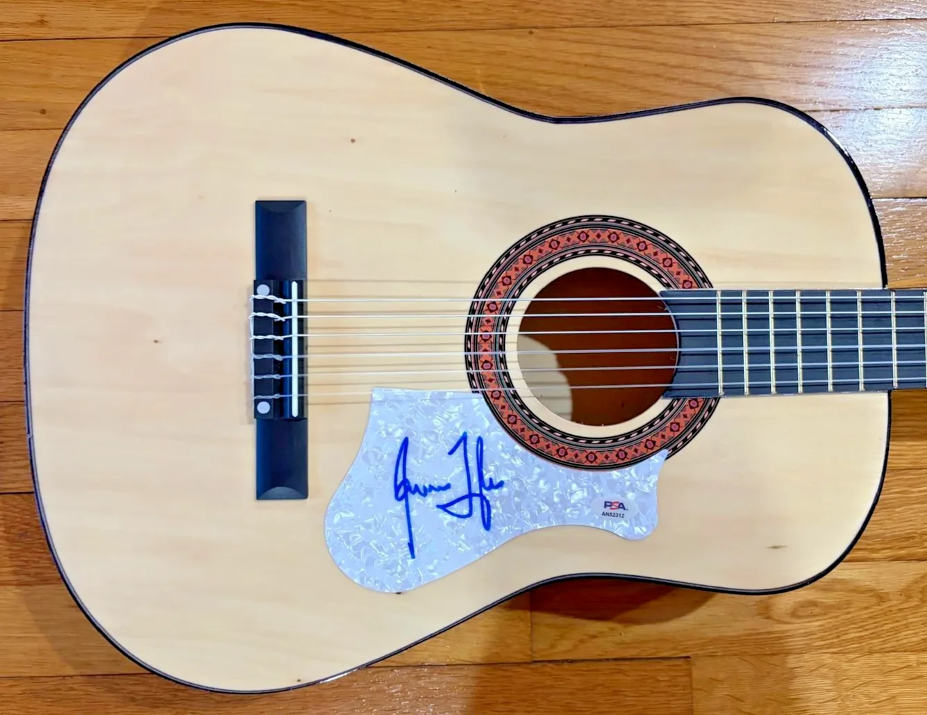 James Taylor — JAMES TAYLOR SIGNED ACOUSTIC GUITAR FIRE AND RAIN SWEET BABY JAMES PSA COA B