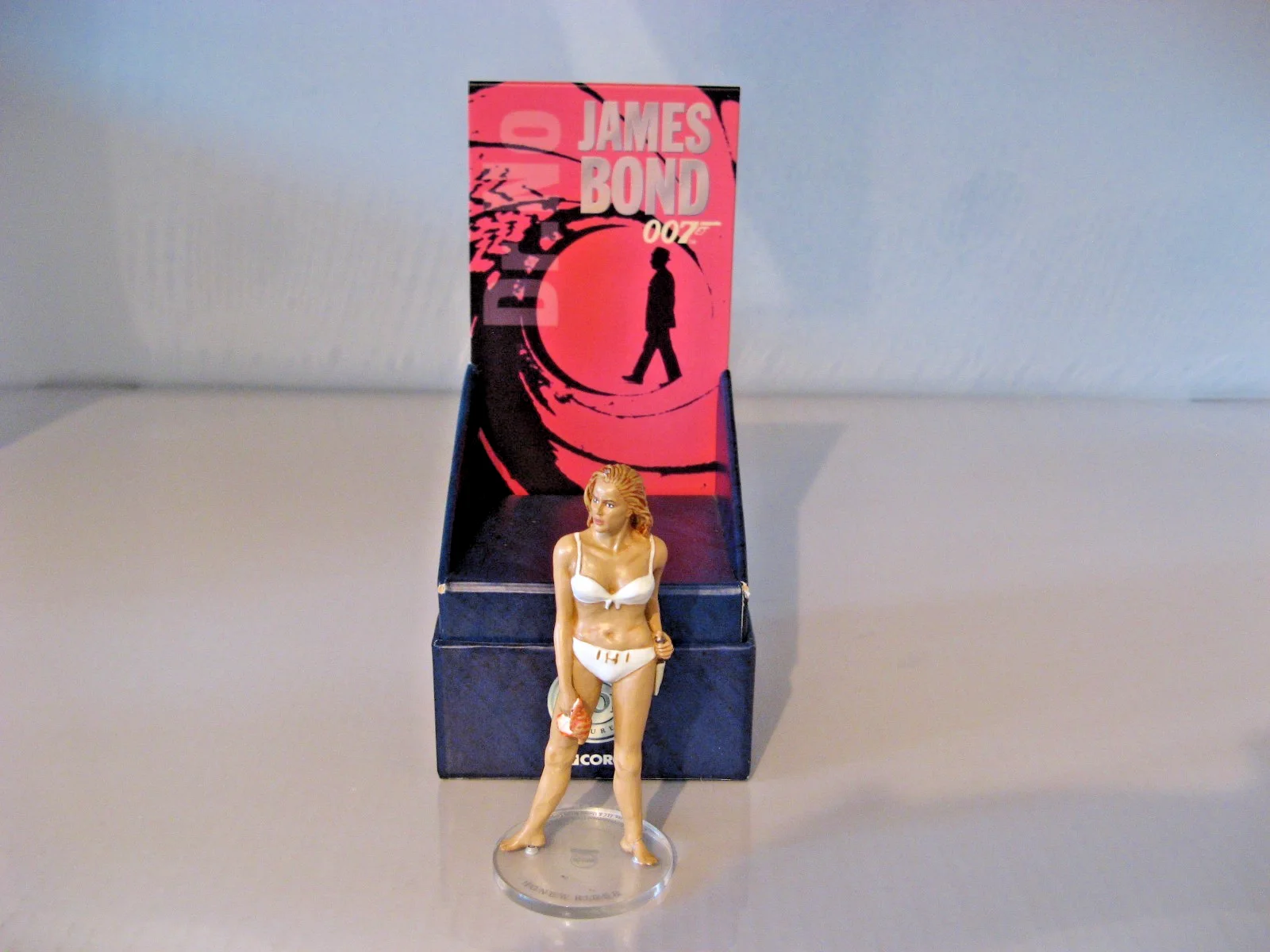 Corgi Icon Honey Rider James Bond 007 Dr No Film Figure Boxed 1998 Issue, изображение 2