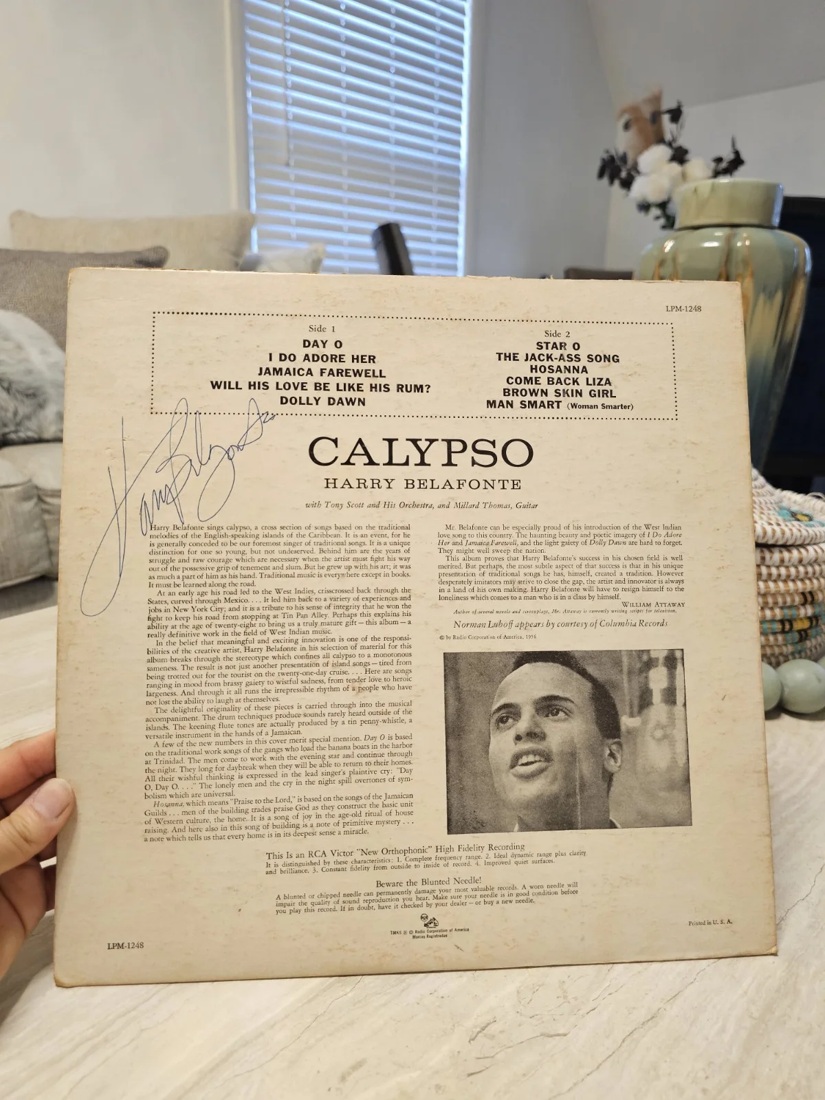 RARE Double Signed Harry Belafonte Calypso Vinyl LP - Signed Cover & Label - RCA, image 5