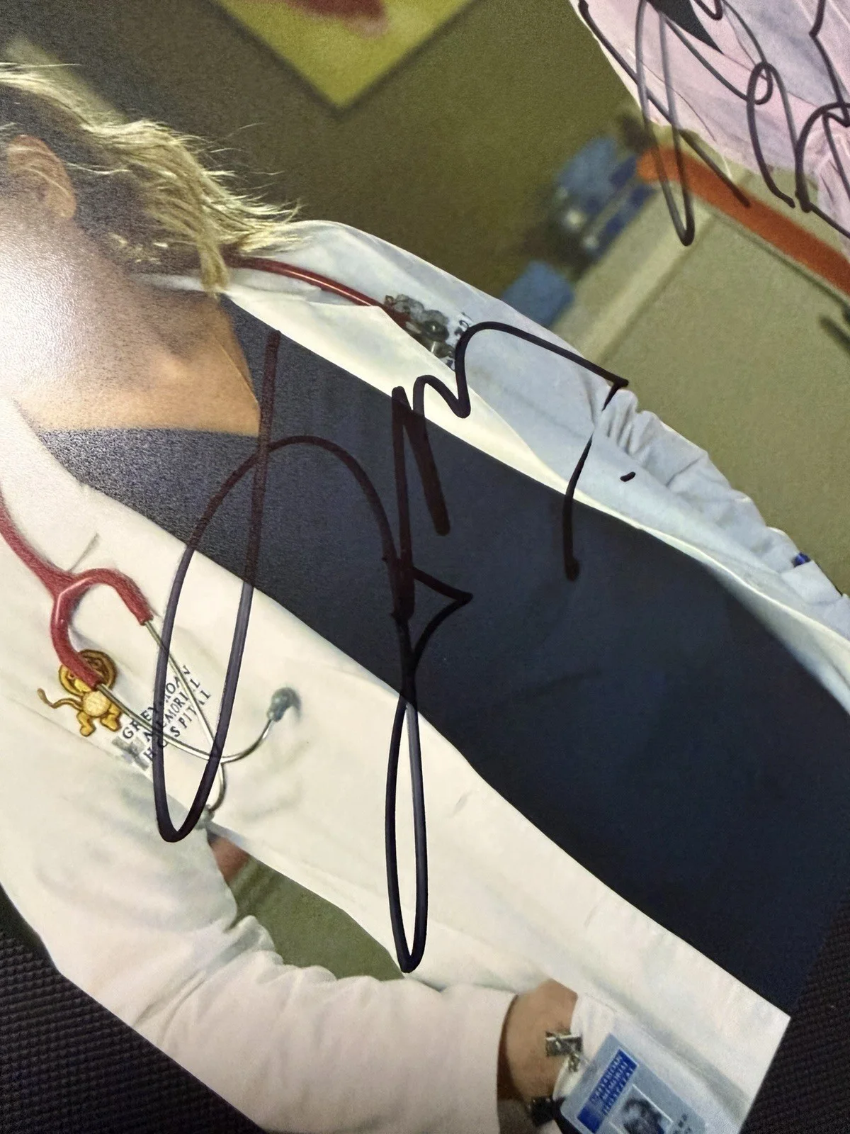 Jessica Capshaw, Hilarie Burton — Jessica Capshaw and Hilarie Burton Signed Greys Anatomy 8x10 Photo Proof, изображение 3