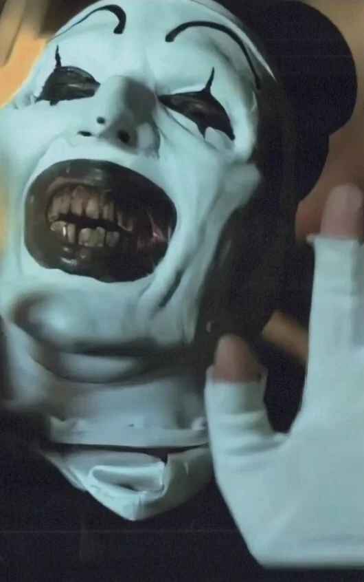 Mike Gianelli — "Terrifier" series - MIKE GIANELLI -The 1st 'Art The Clown' Signed 8x10 W/COA., image 3