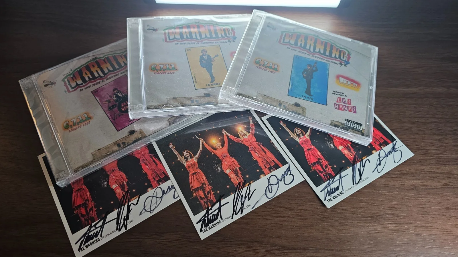 THE WARNING | Live from Auditorio Nacional - 3 CD Set (Pau, Ale, Dany) | SIGNED, image 4