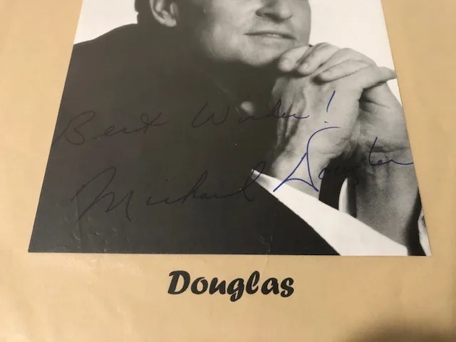 MICHAEL DOUGLAS — MICHAEL DOUGLAS SIGNED PICTURE NO COA, image 2
