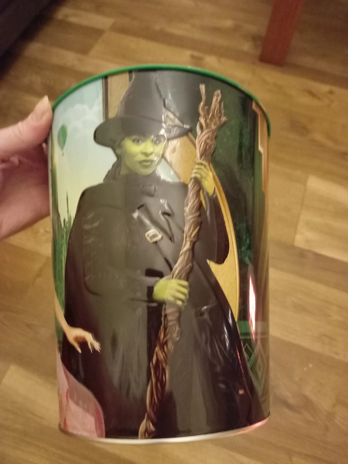 WICKED Movie Glinda / Elphaba Popcorn Bucket / Tin Cinema Merchandise Odeon, изображение 3