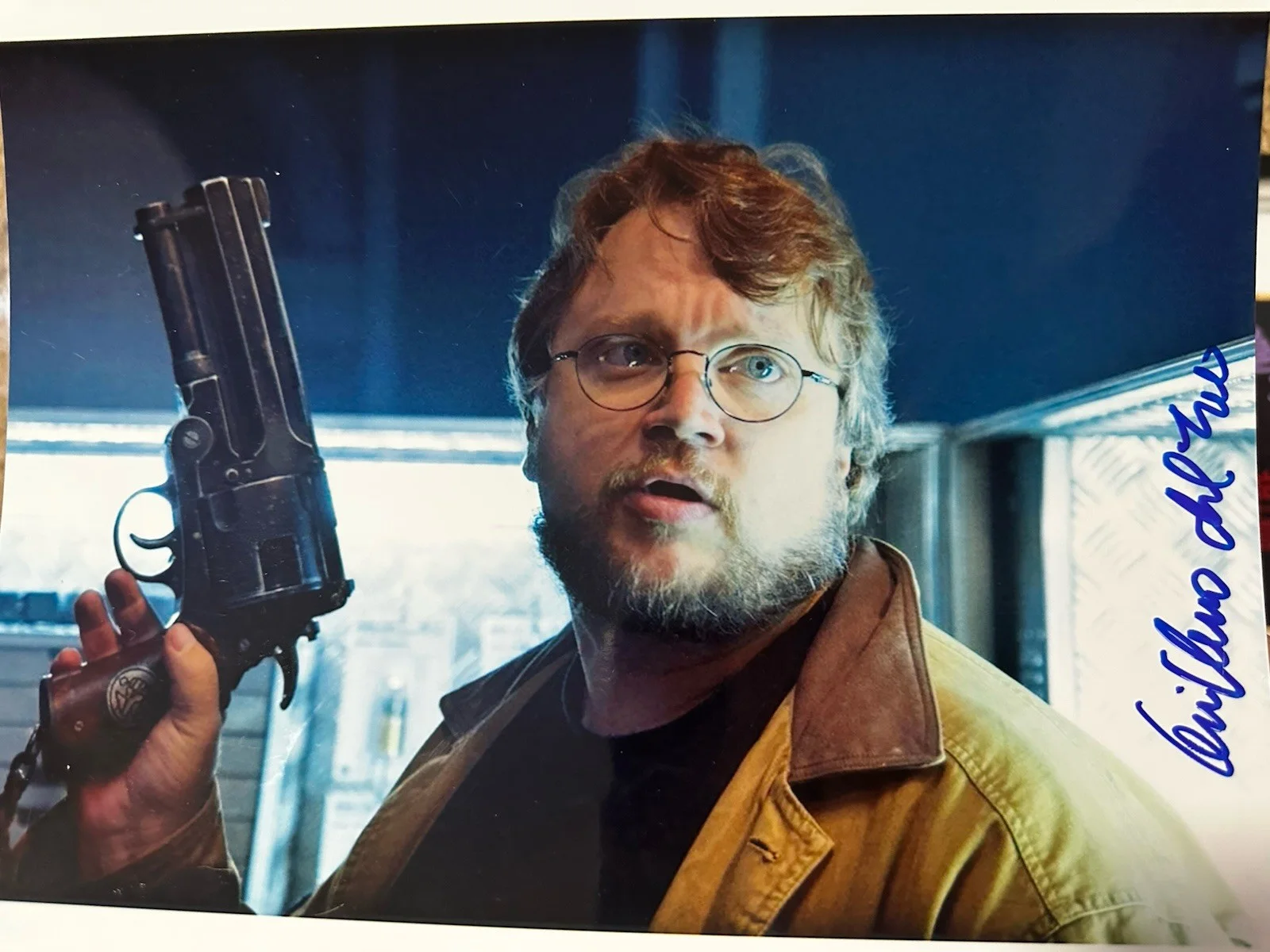 Guillermo Del Toro — Guillermo Del Toro Signed Hellboy 8x10 photo in person. Oscar Winner Director, изображение 2