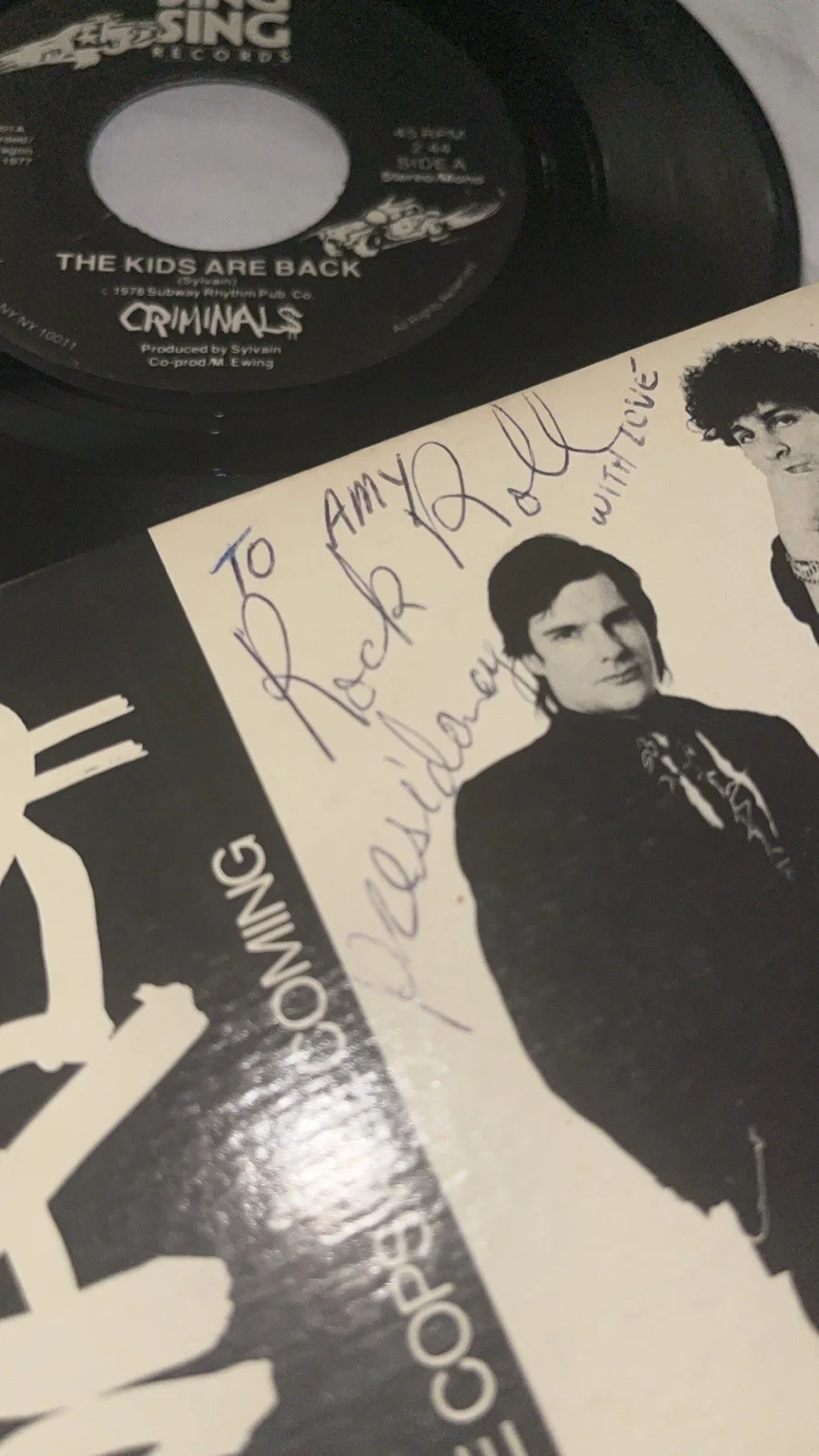 CRIMINAL$ – The Kids Are Back / The Cops Are Coming – Signed 7” Punk Vinyl, image 4