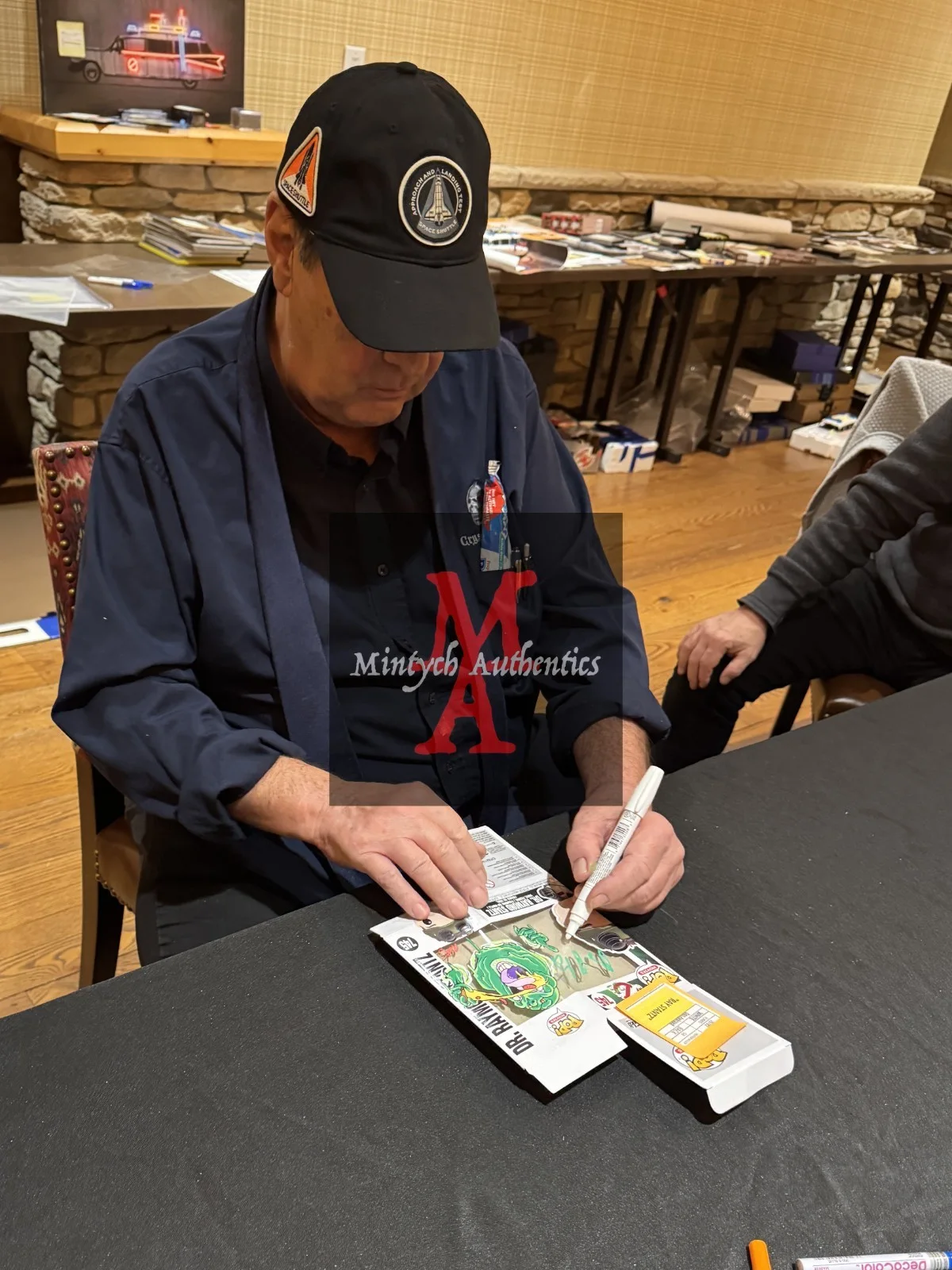 Dan Aykroyd — Dan Aykroyd autographed signed 8x10 photo Coneheads Beckett COA, изображение 3