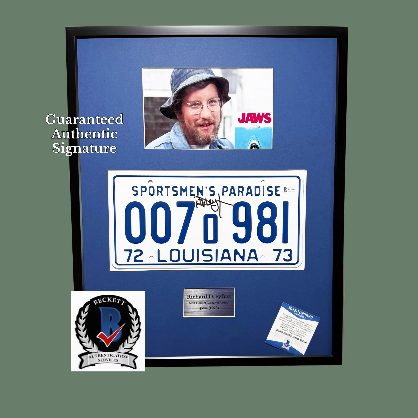 Richard Dreyfuss — Richard Dreyfuss Signed JAWS Movie License Plate Replica “007” – Beckett Witness