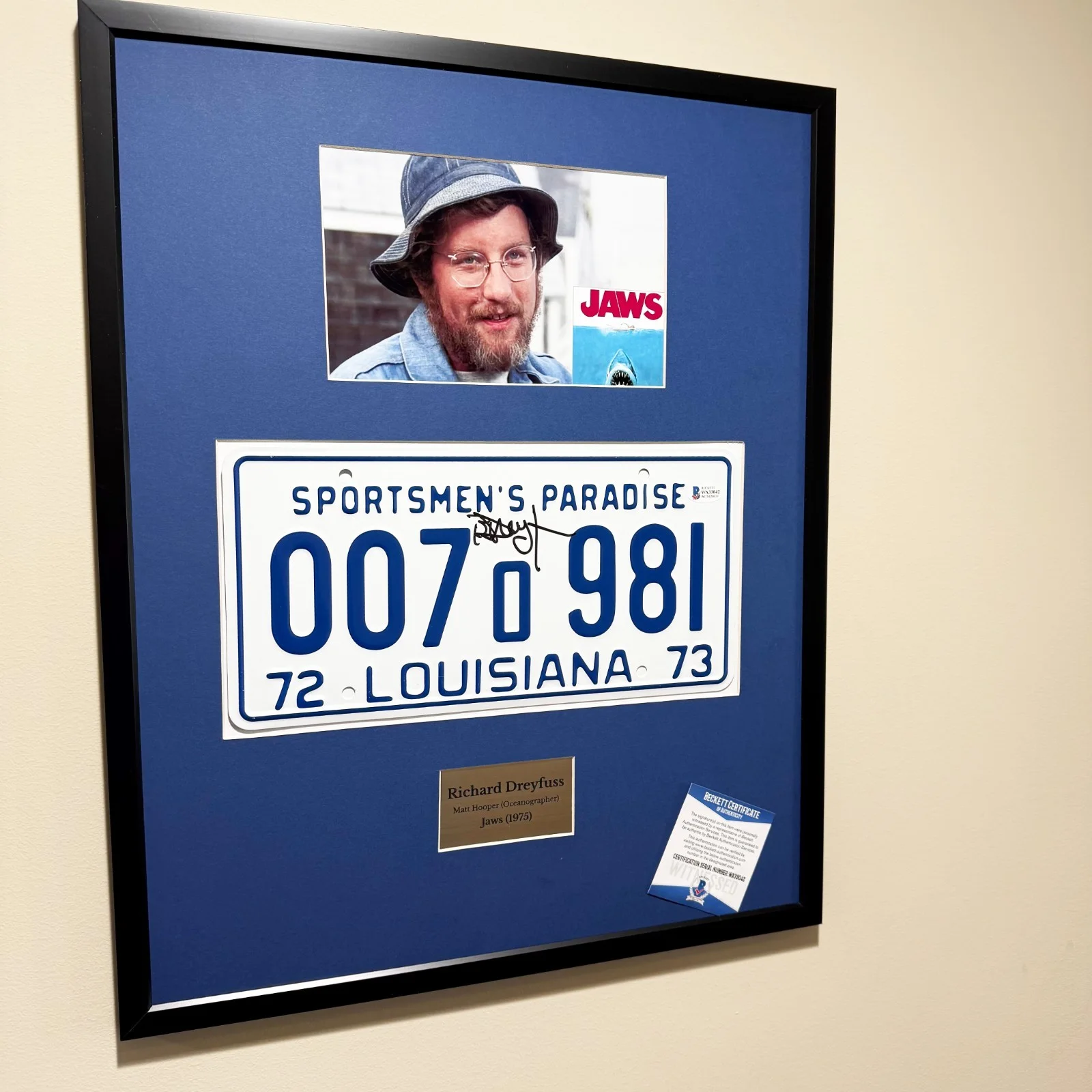 Richard Dreyfuss — Richard Dreyfuss Signed JAWS Movie License Plate Replica “007” – Beckett Witness, изображение 5