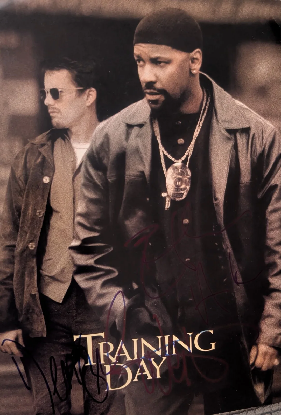 Denzel Washington, Ethan Hawke — DENZEL WASHINGTON ETHAN HAWKE signed autograph TRAINING DAY Press Kit 9x12, image 4