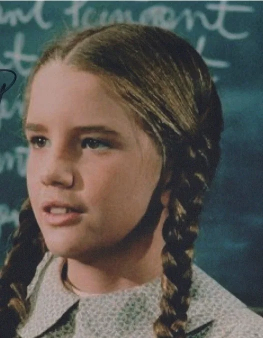 Melissa Gilbert — 'MELISSA GILBERT' - 'Laura' on "Little House On The Prairie" - Signed 8x10 W/COA, image 3
