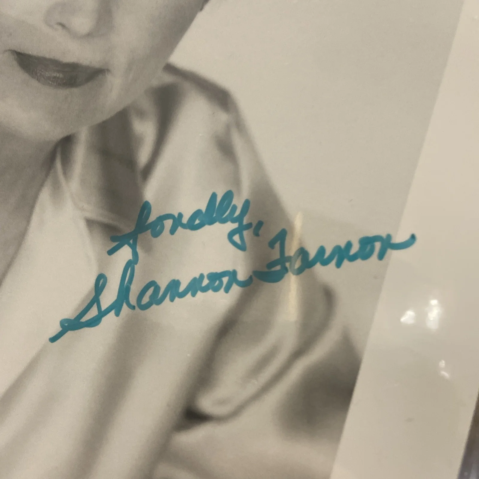 Shannon Farnon, Voice Of Wonder Woman: Signed Celebrity Photo 8x10 In, изображение 2