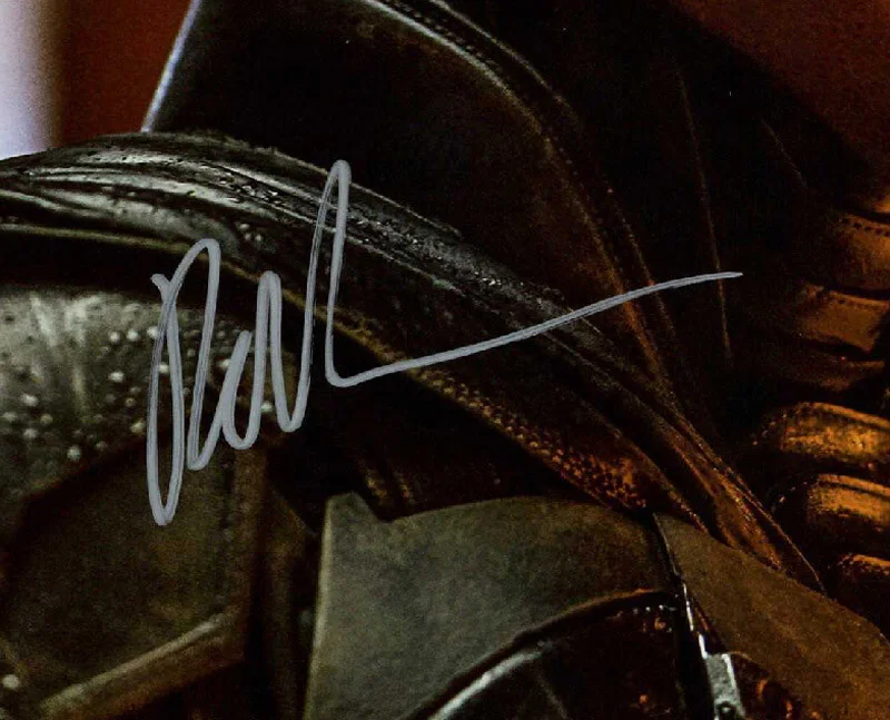 ROBERT PATTINSON SIGNED AUTOGRAPHED 11x14 PHOTO THE BATMAN RARE BECKETT BAS LOA, изображение 2