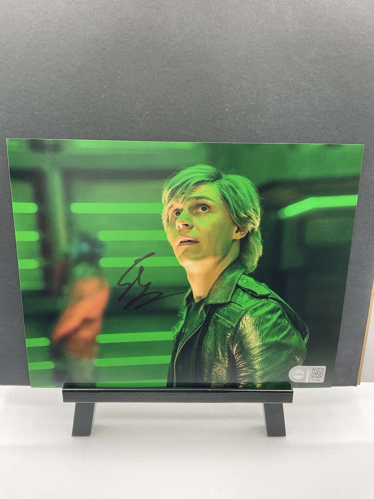 Evan Peters — Evan Peters signed 8x10 X-Men Apocalypse signed 8x10 SWAU Quicksilver photo auto