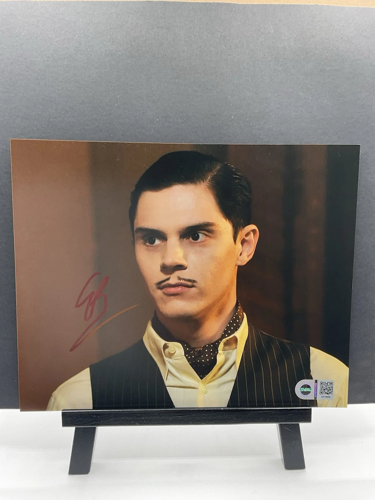 Evan Peters — Evan Peters signed 8x10 American Horror Story signed 8x10 SWAU Horror autograph