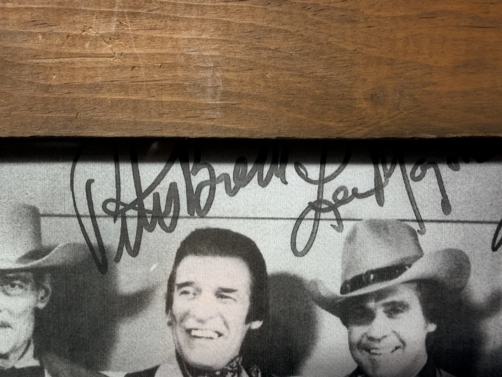 Vintage Fall Guy Signed 8x10 Framed Photo Roy Roger’s Peter Breck Lee Majors, изображение 3