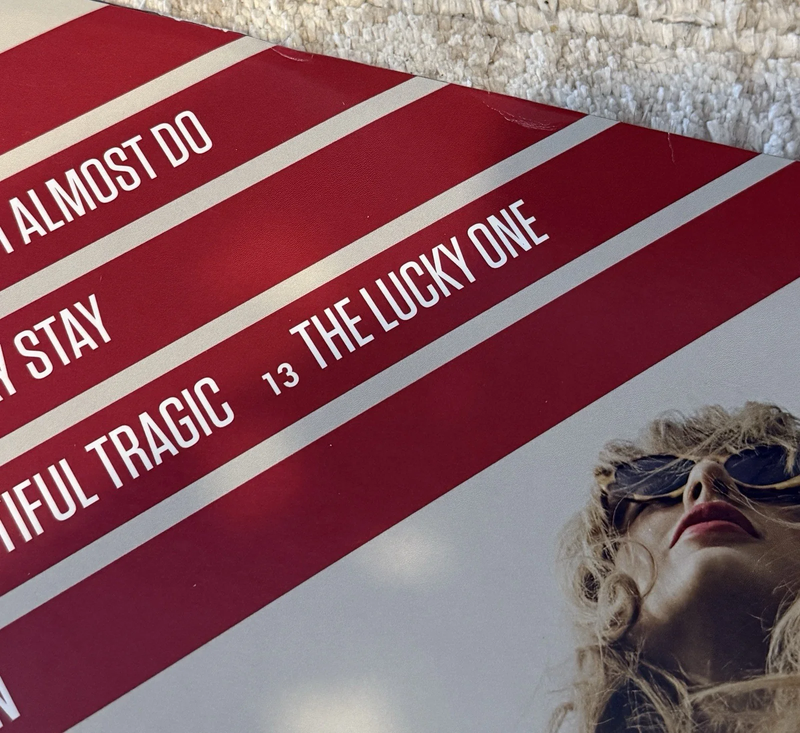 TAYLOR SWIFT SIGNED RED VINYL LP - SWAU COA, изображение 5