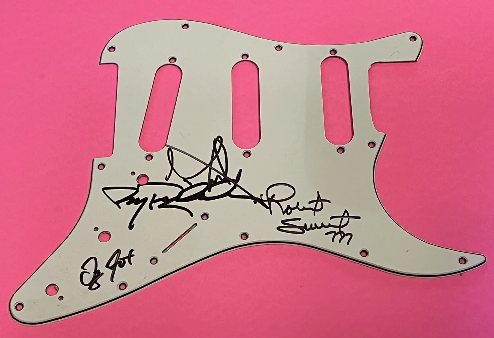 STRYPER x4 ENTIRE BAND AUTOGRAPH SIGNED GUITAR PICKGUARD *EXACT PROOF*, image 2