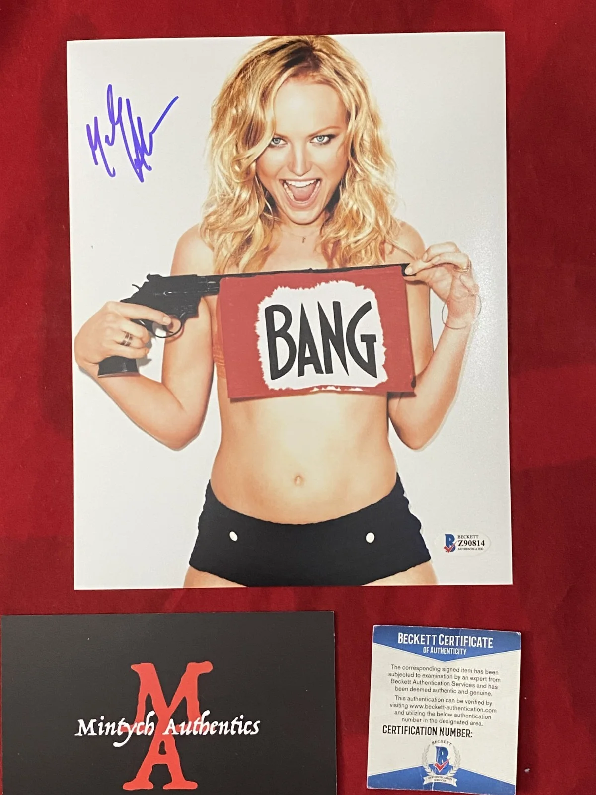 Malin Akerman — Malin Akerman autographed signed 8x10 photo Watchmen Final Girls Beckett COA