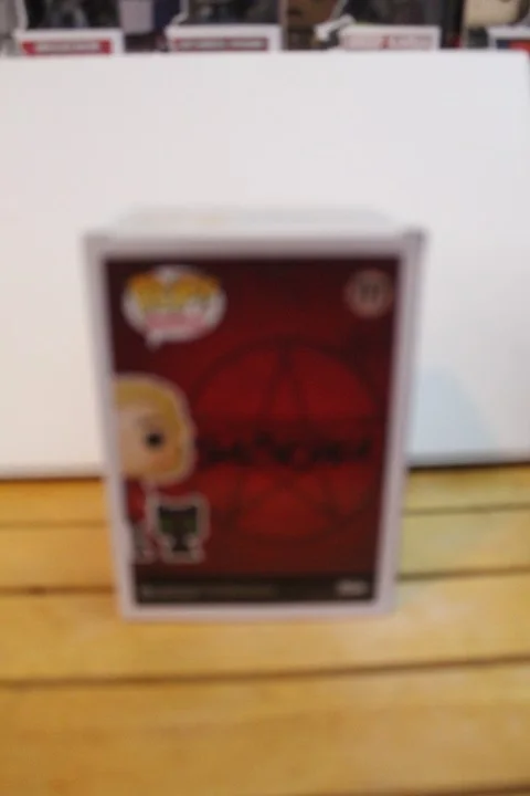 Kiernan Shipka — Signed Funko Pop #777 - Sabrina Spellman, Kiernan Shipka + COA, изображение 4