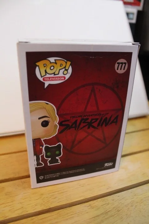 Kiernan Shipka — Signed Funko Pop #777 - Sabrina Spellman, Kiernan Shipka + COA, изображение 5