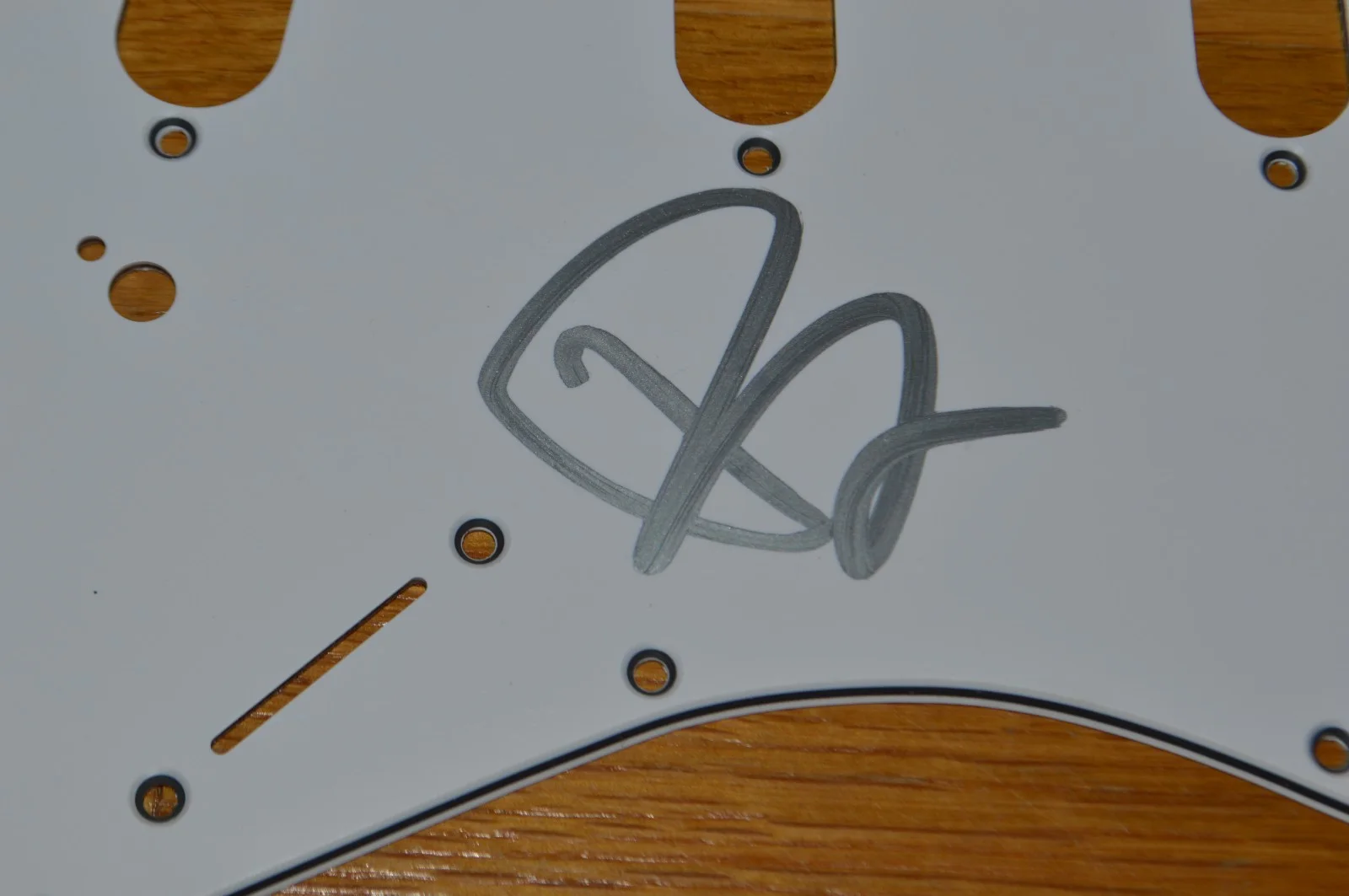 GREEN DAY ~ Billie Joe Armstrong Autographed Pickguard with JSA Hologram, изображение 2