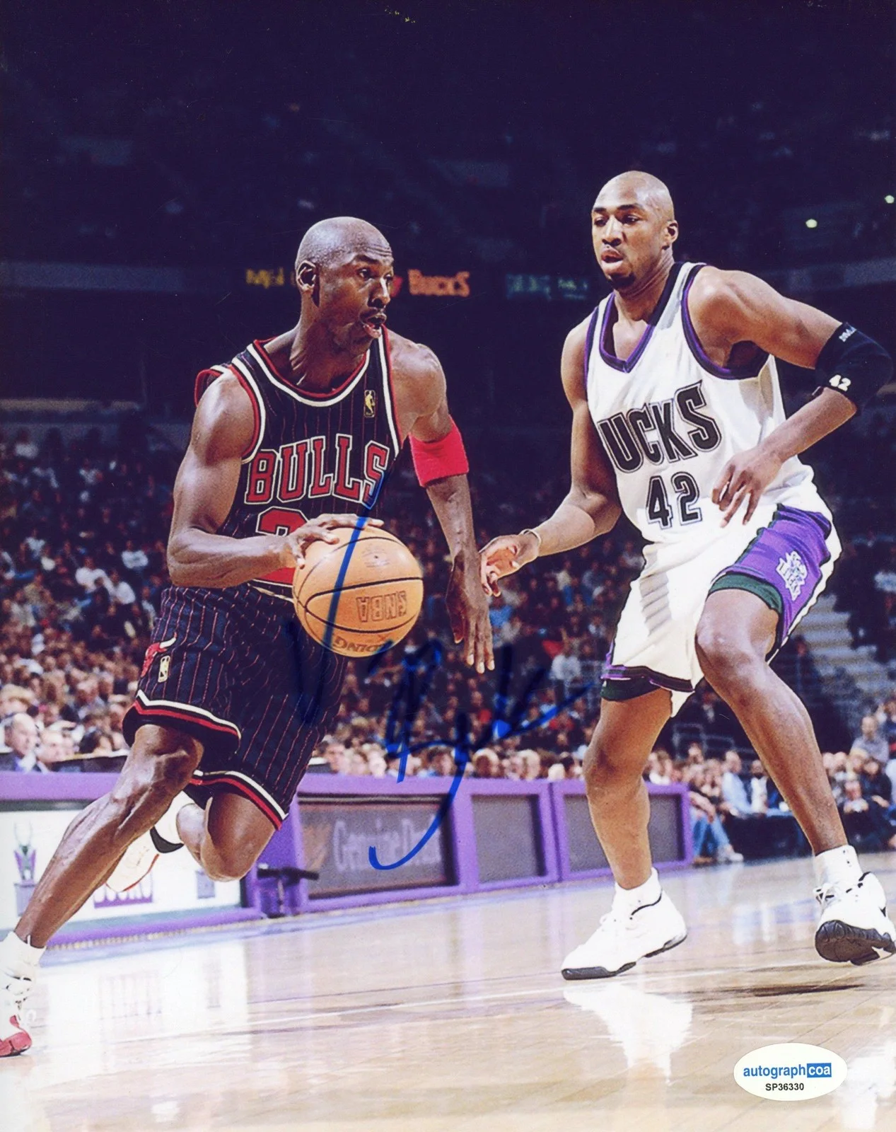 Vin Baker — Vin Baker AUTOGRAPH Signed Milwaukee Bucks Autographed 8x10 Photo ACOA, image 2