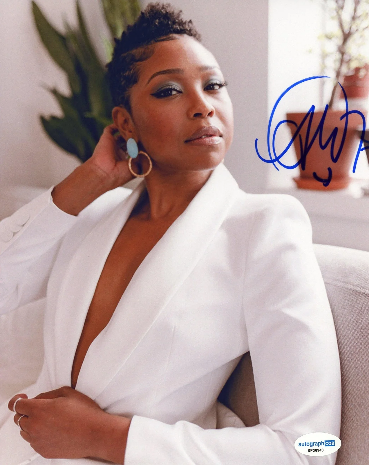 Adrianna Mitchell — Adrianna Mitchell "Crutch" AUTOGRAPH Signed Autographed 8x10 Photo ACOA, изображение 2
